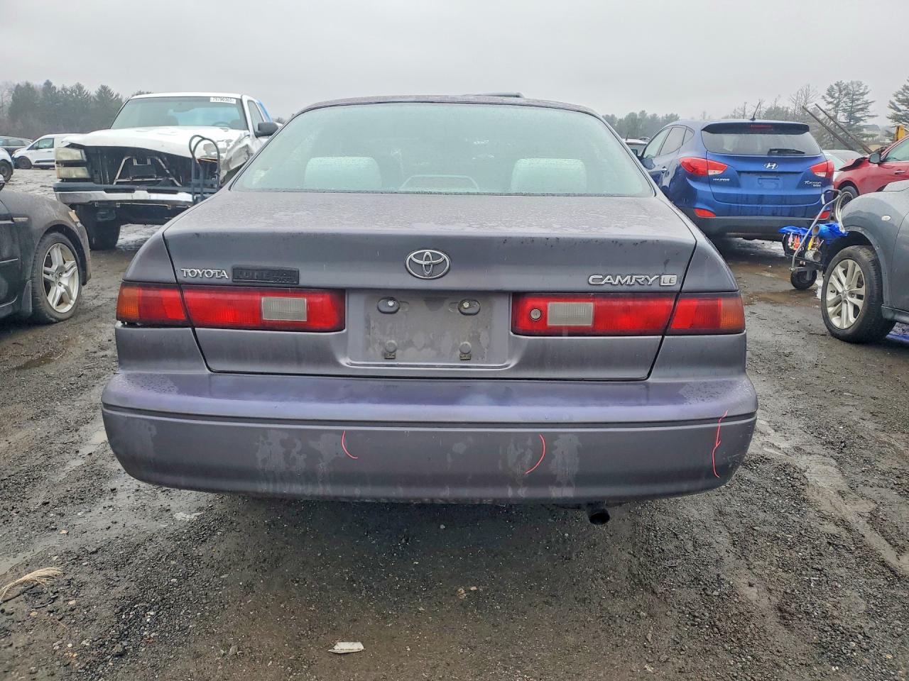1999 TOYOTA CAMRY LE photo 11