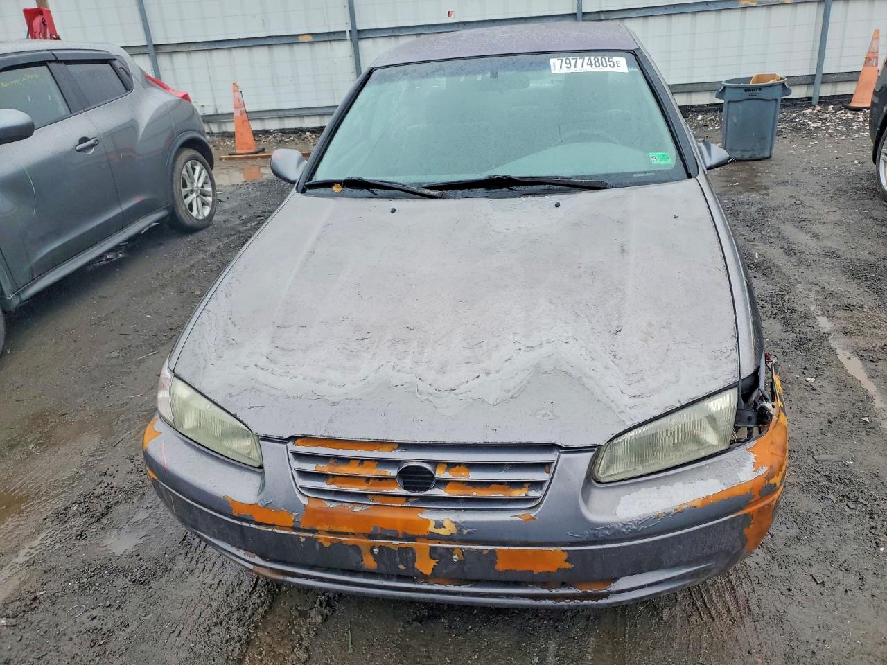 1999 TOYOTA CAMRY LE photo 9