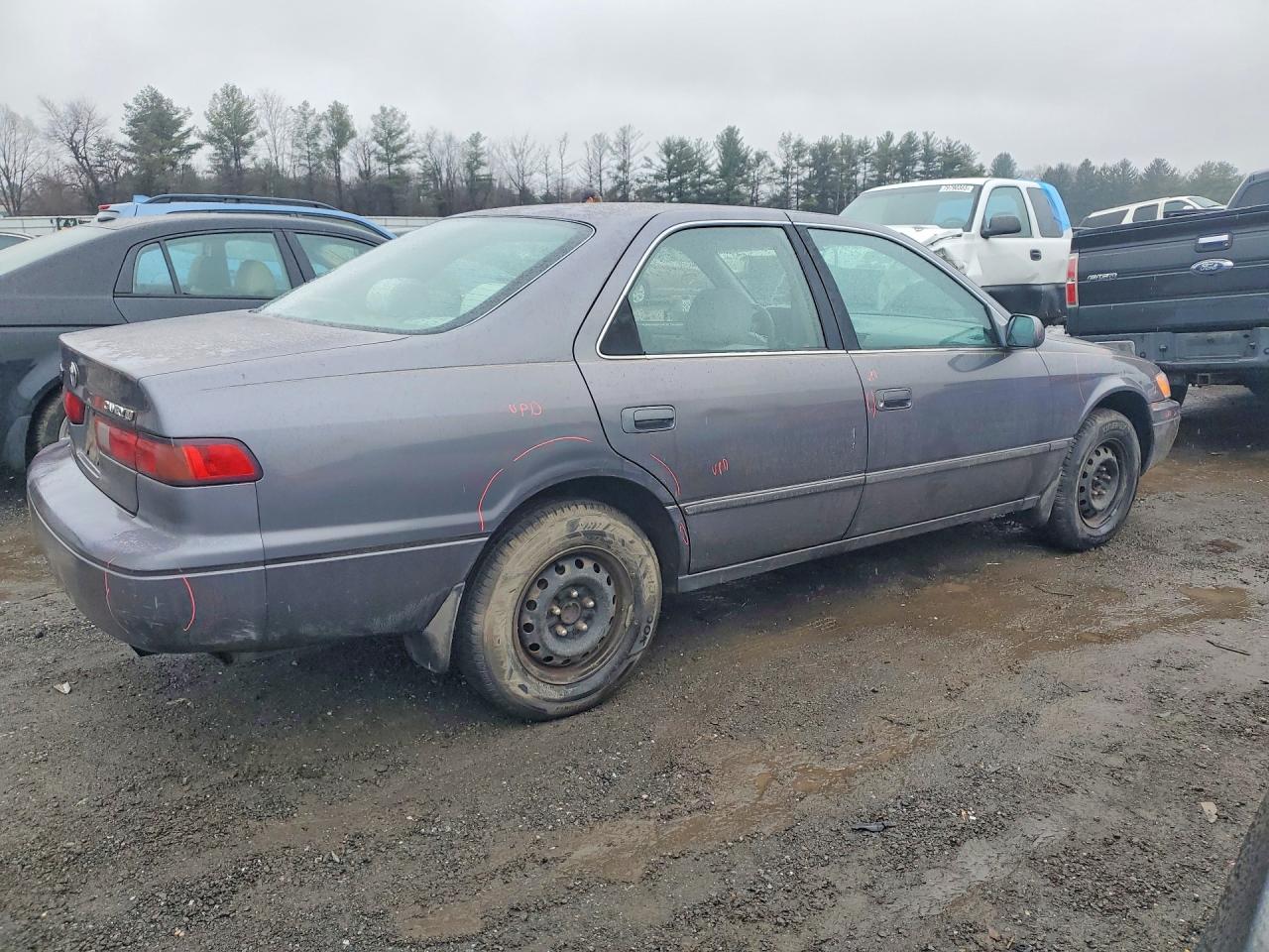 1999 TOYOTA CAMRY LE photo 5