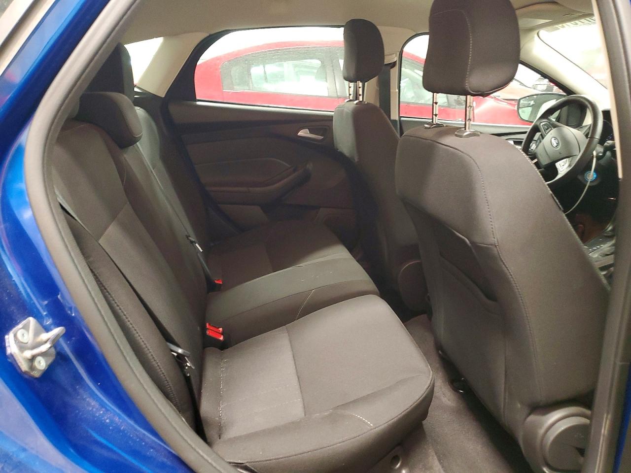 2018 FORD FOCUS SE photo 19