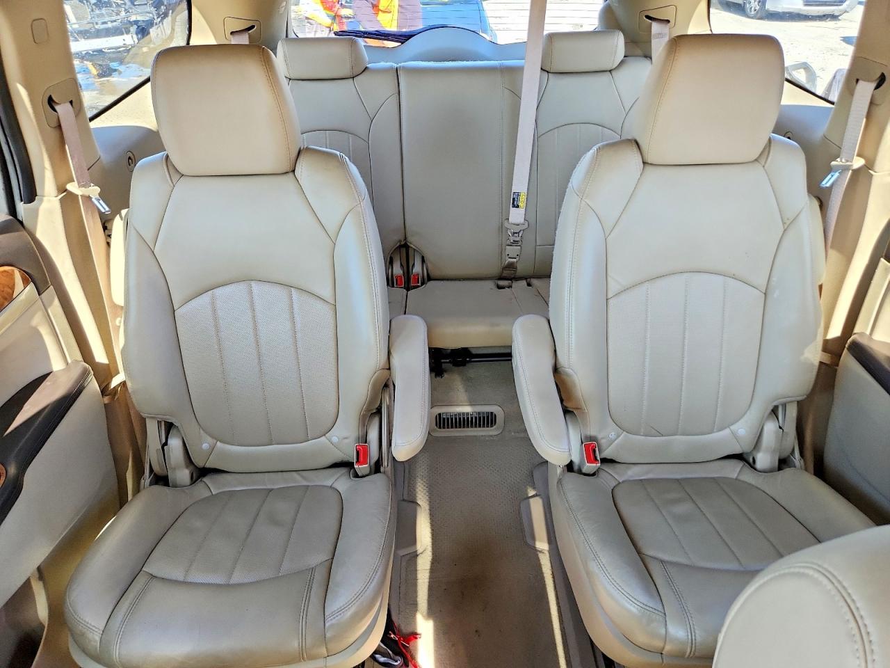 2011 BUICK ENCLAVE CXL photo 10