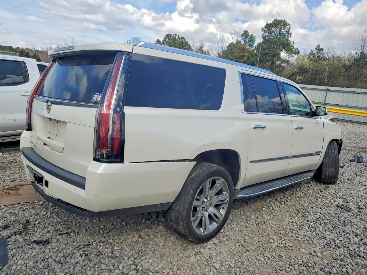 2015 CADILLAC ESCALADE ESV LUXURY photo 5