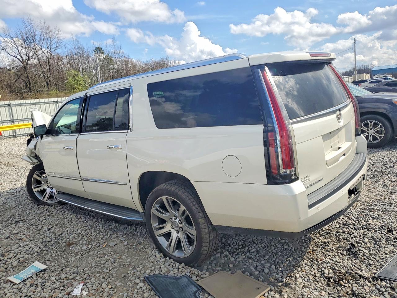 2015 CADILLAC ESCALADE ESV LUXURY photo 3