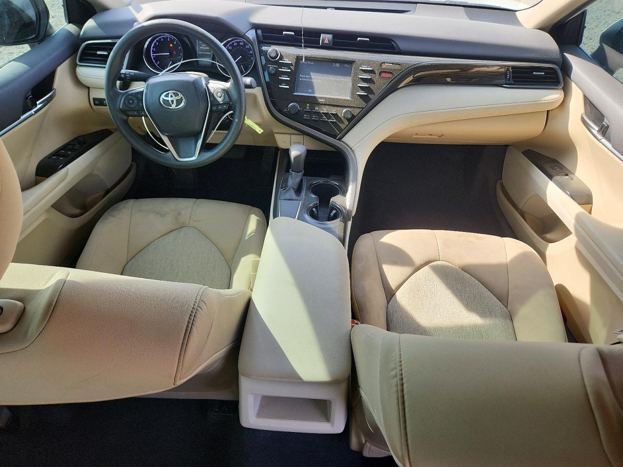 2020 TOYOTA CAMRY LE photo 22