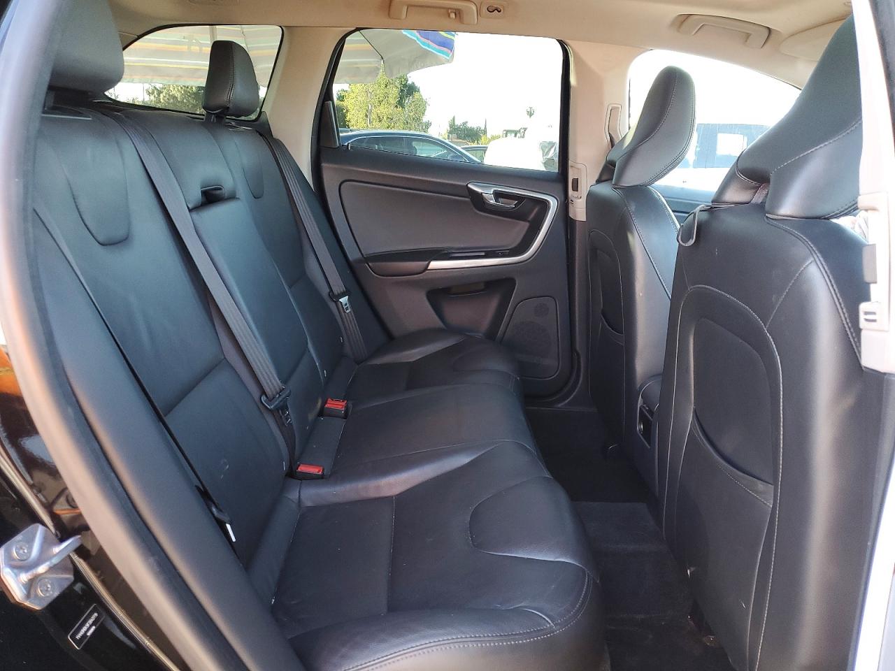 2015 VOLVO XC60 T5 PREMIER photo 31
