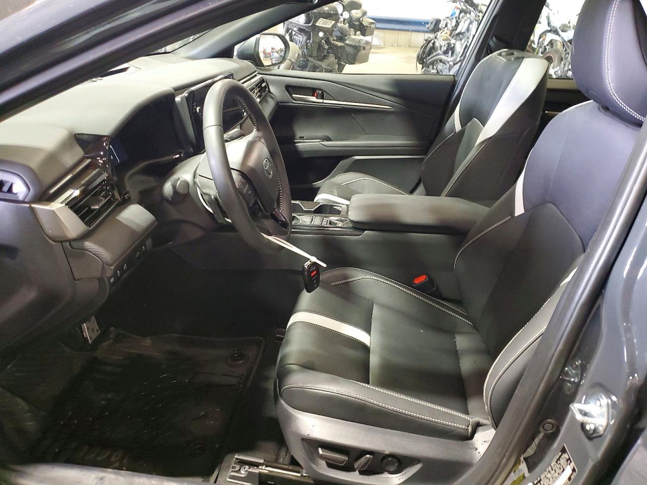 2025 TOYOTA CAMRY XSE photo 13