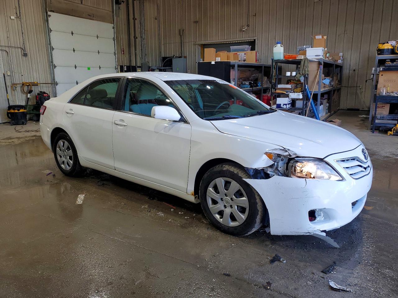 2010 TOYOTA CAMRY BASE photo 4