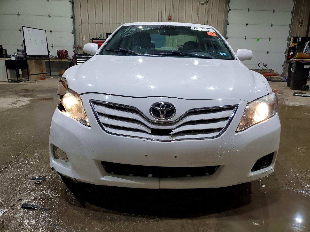 2010 TOYOTA CAMRY BASE photo 5
