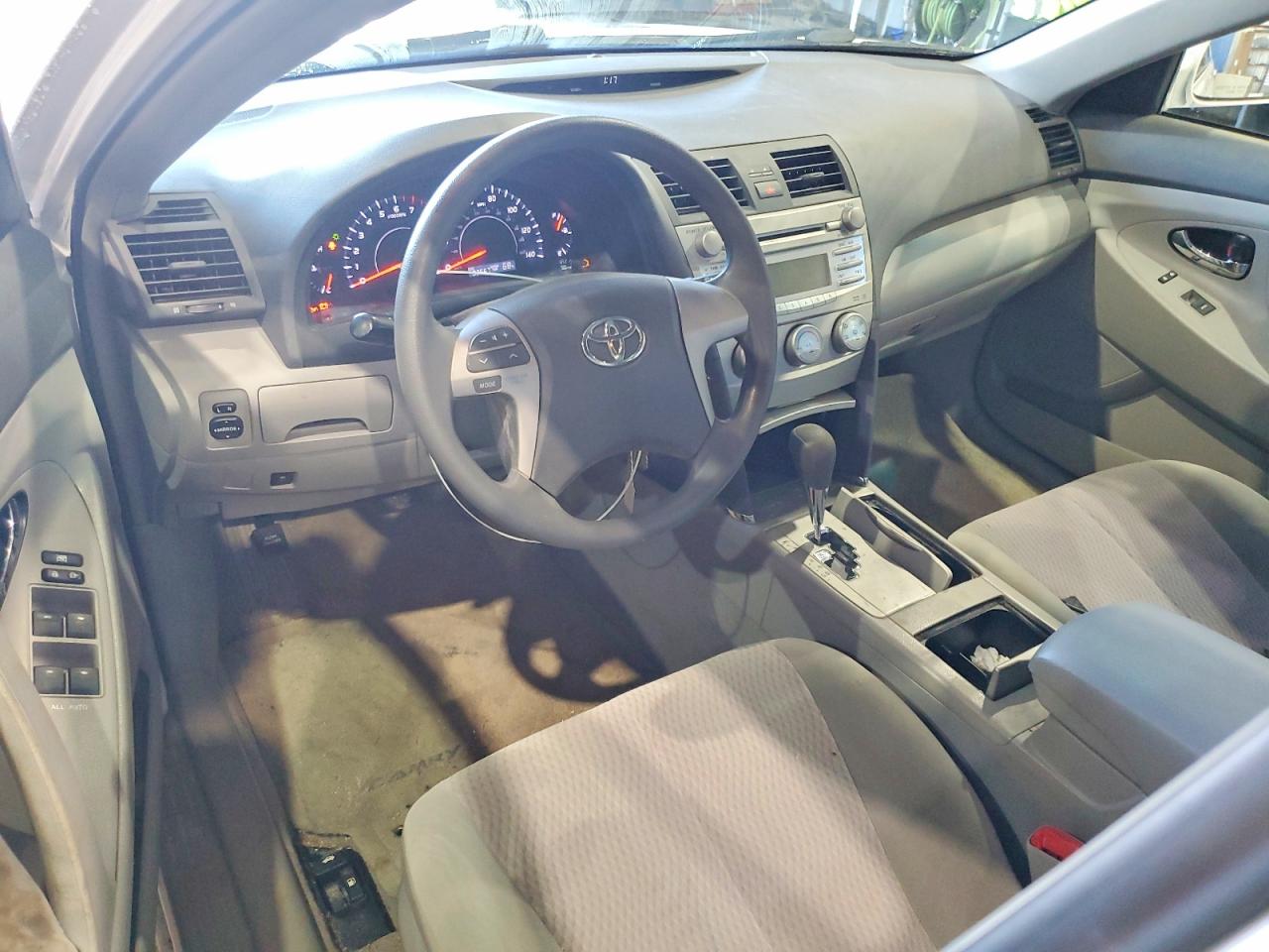 2010 TOYOTA CAMRY BASE photo 8