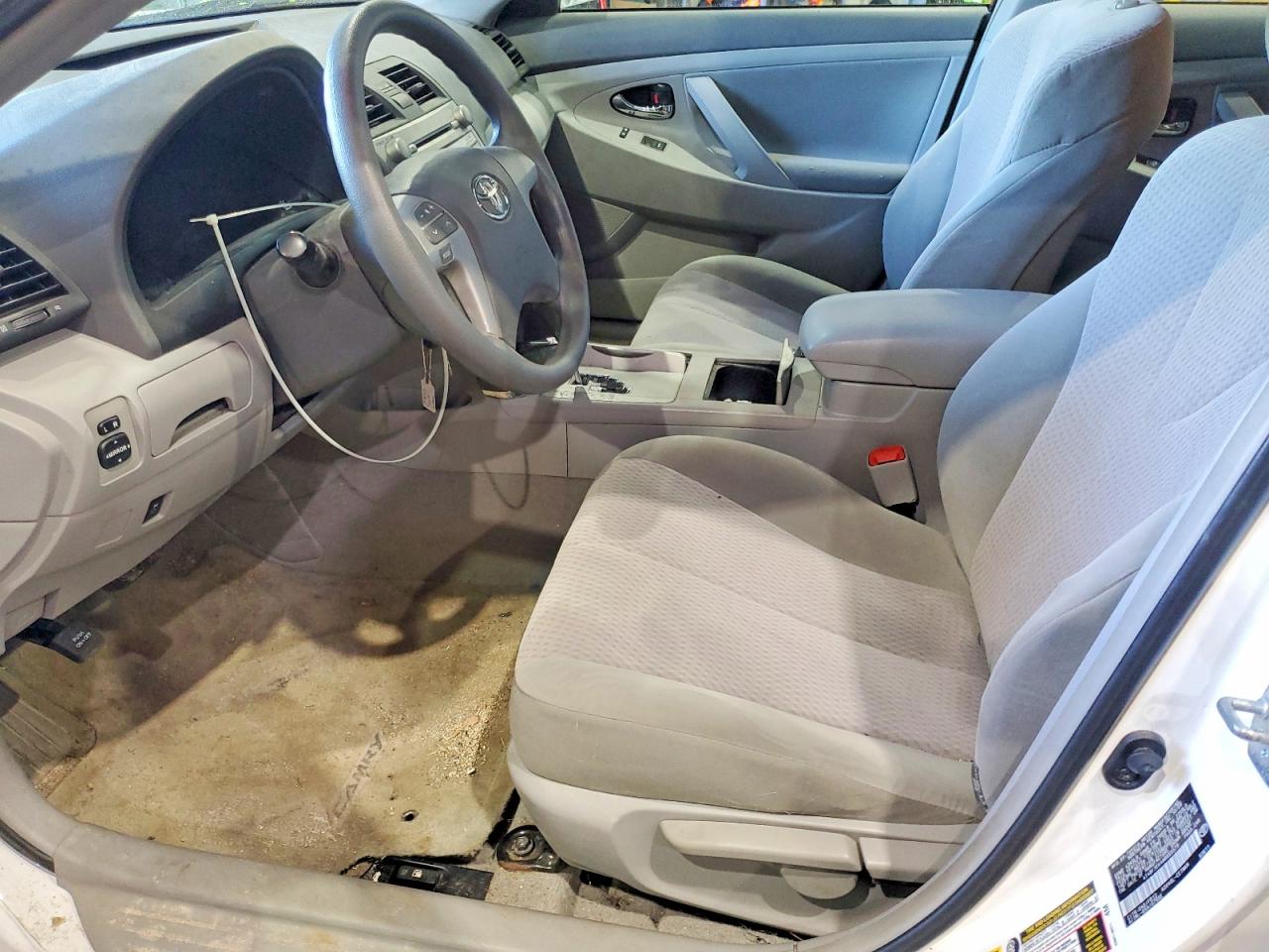 2010 TOYOTA CAMRY BASE photo 7
