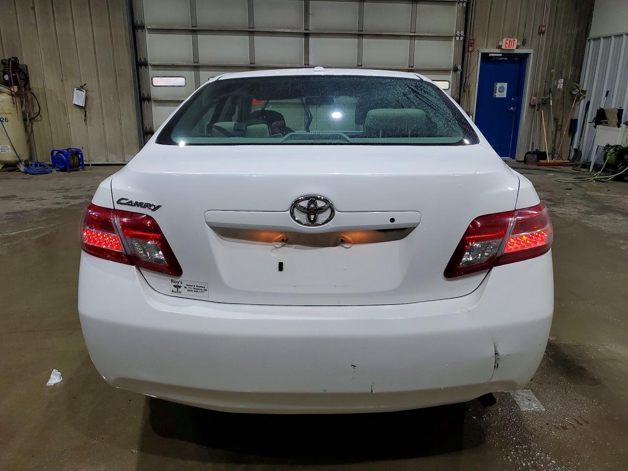 2010 TOYOTA CAMRY BASE photo 6