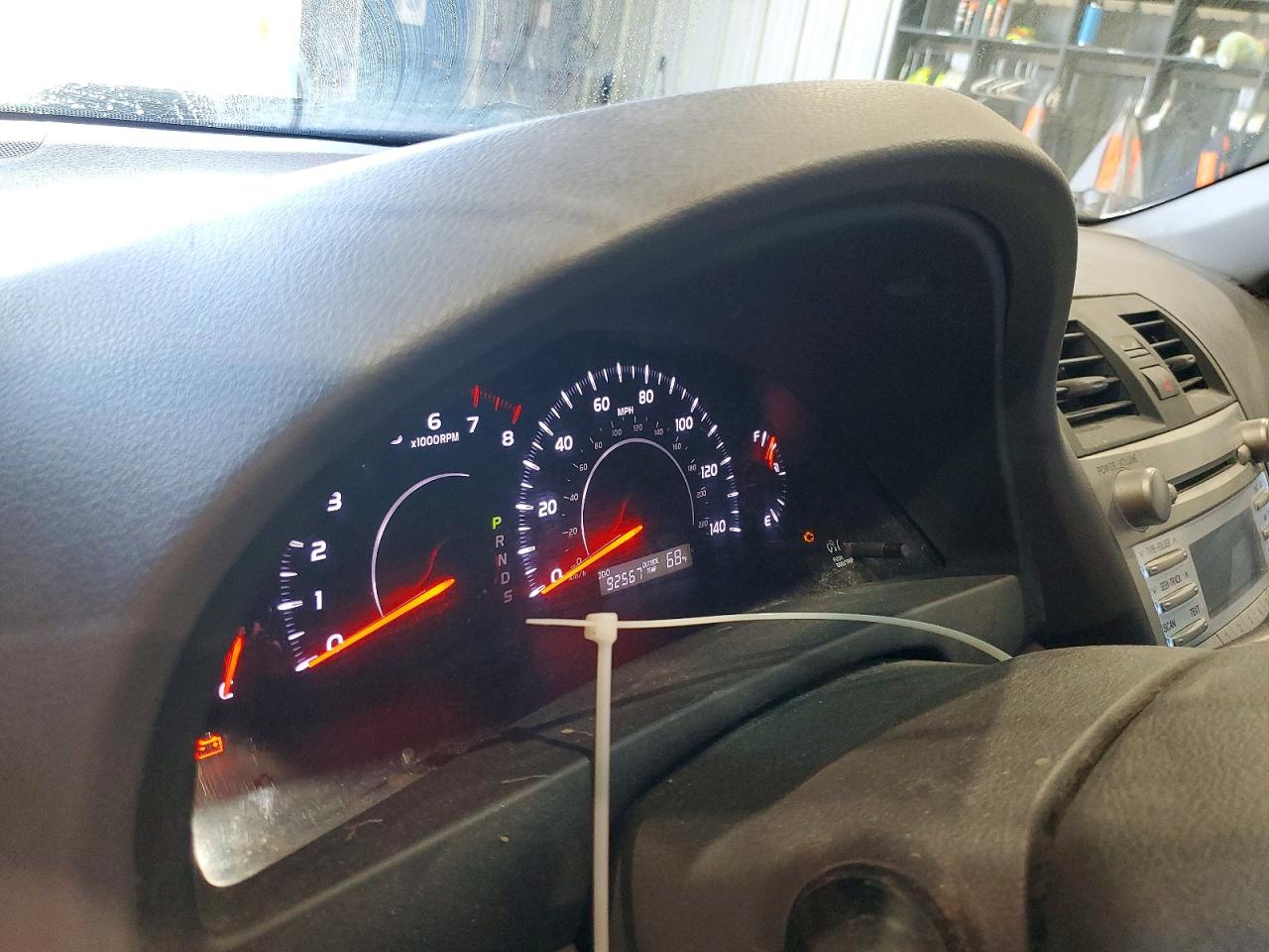 2010 TOYOTA CAMRY BASE photo 9