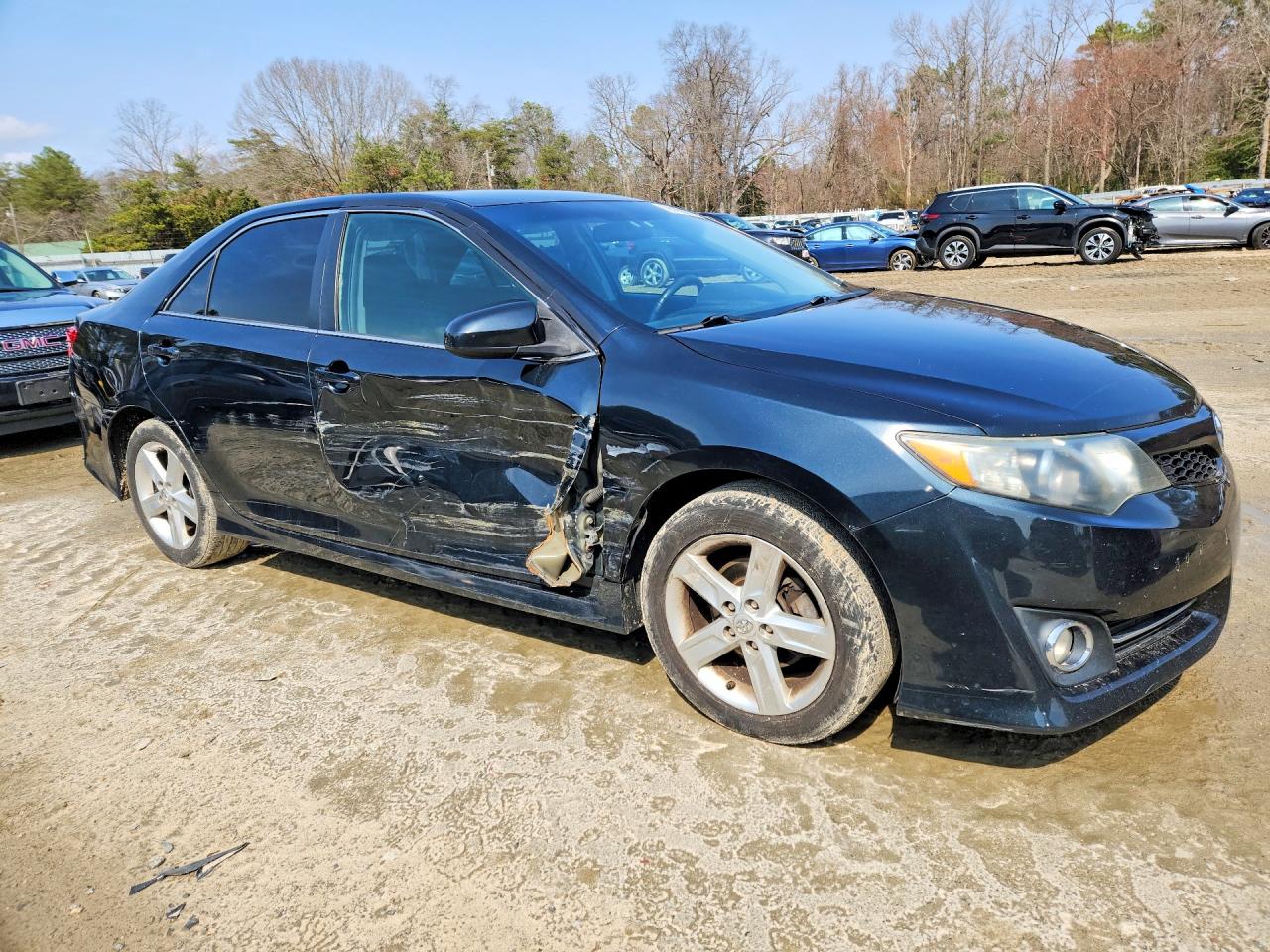 2014 TOYOTA CAMRY SE photo 10