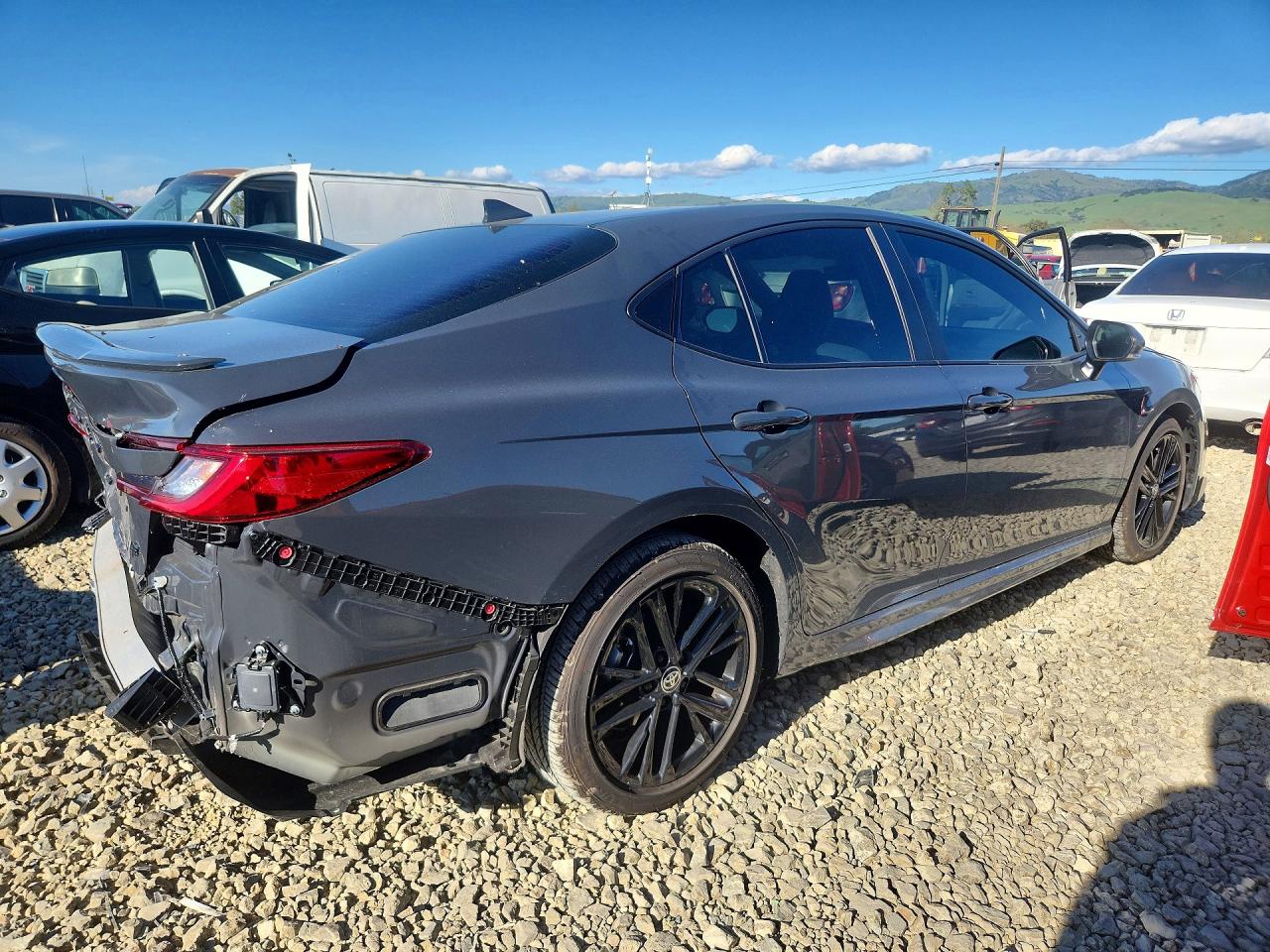 2025 TOYOTA CAMRY SE photo 5