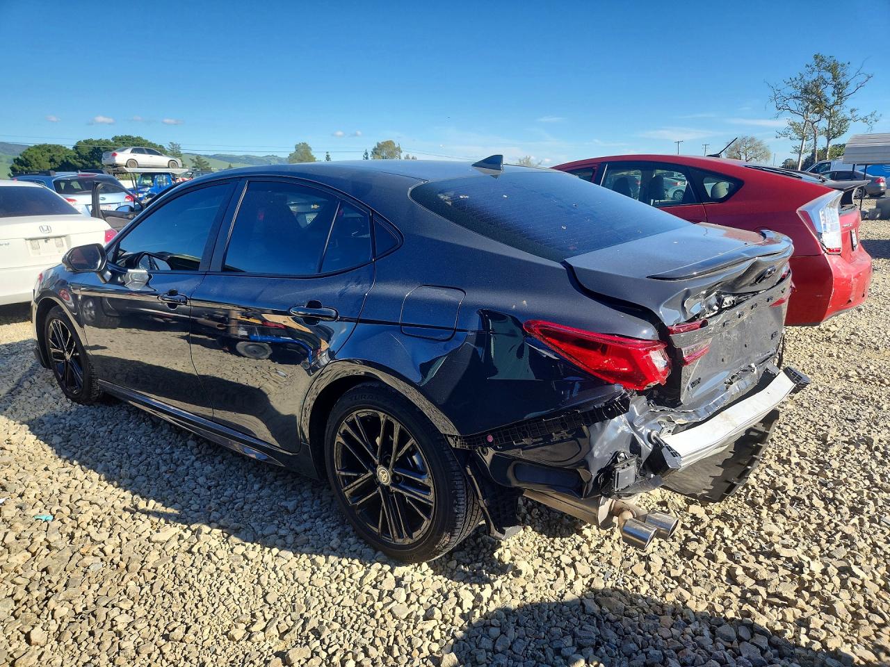 2025 TOYOTA CAMRY SE photo 3