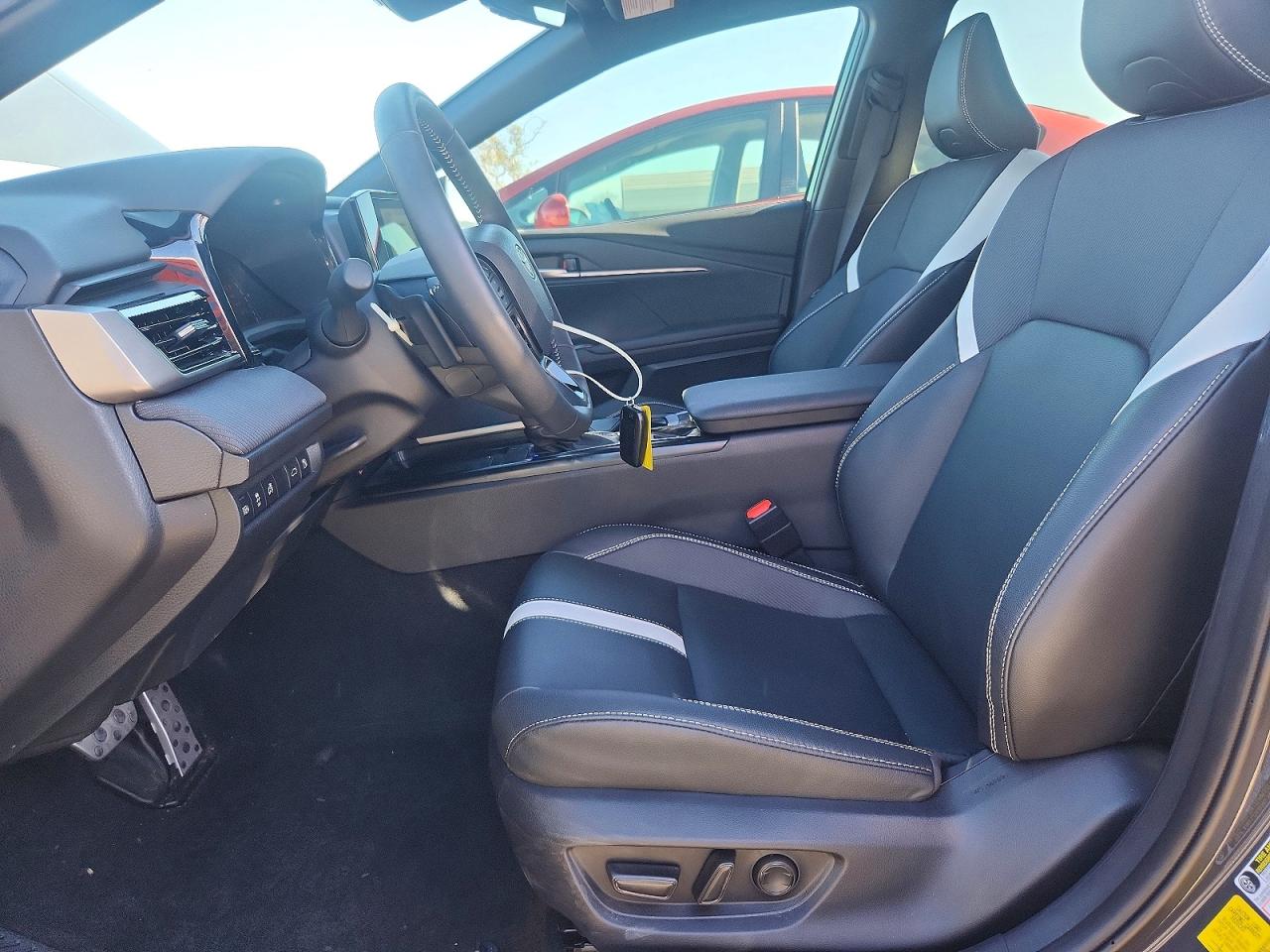 2025 TOYOTA CAMRY SE photo 13