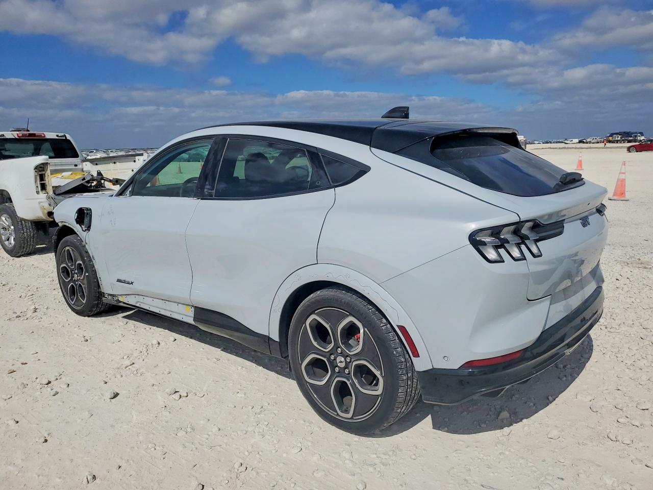 2022 FORD MUSTANG MACH-E GT photo 2
