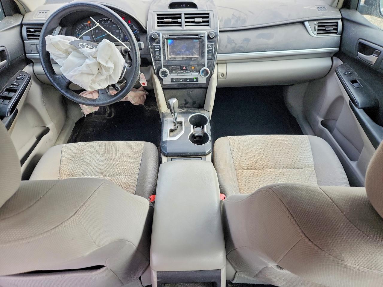 2012 TOYOTA CAMRY LE photo 8
