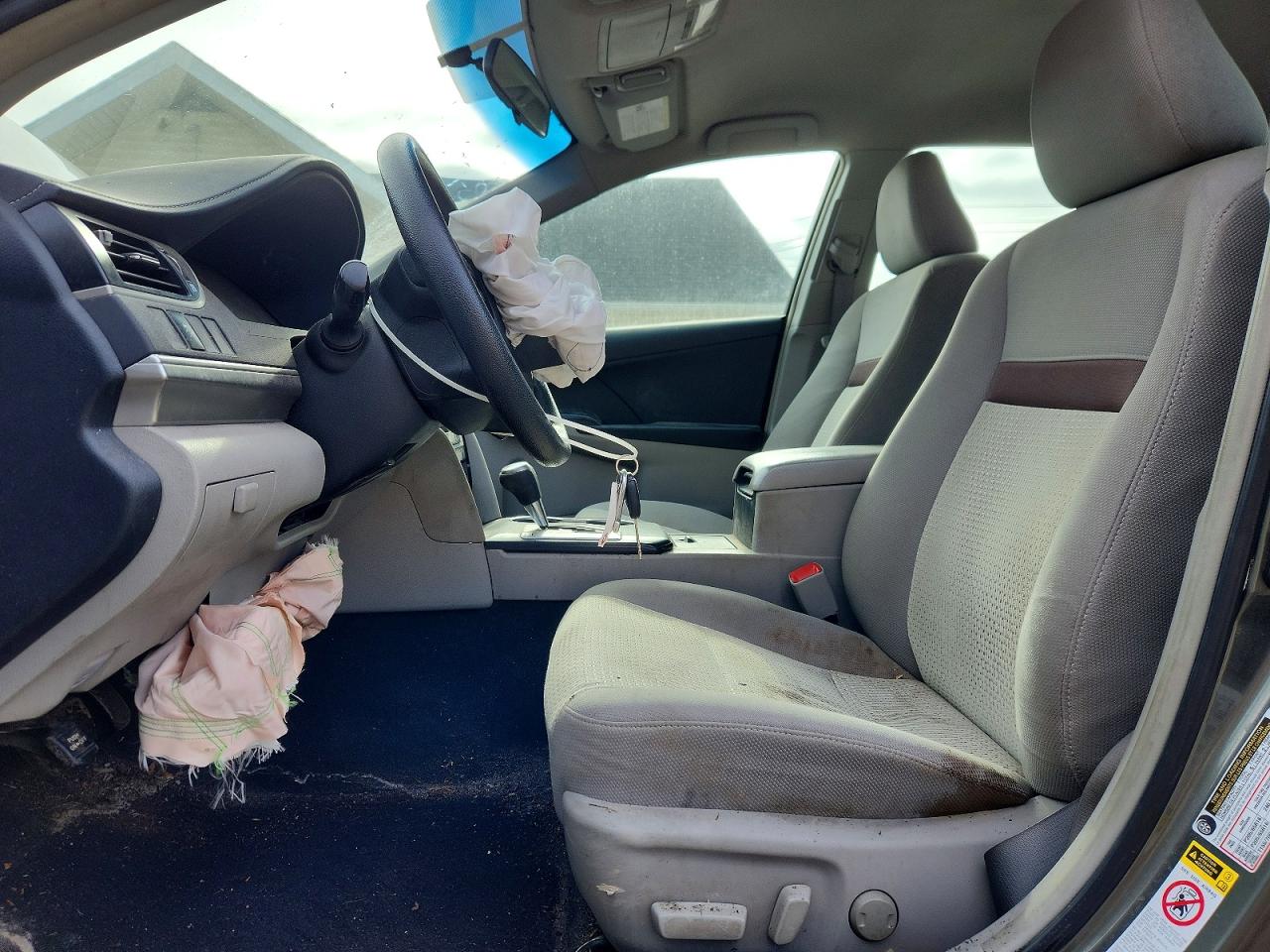 2012 TOYOTA CAMRY LE photo 7
