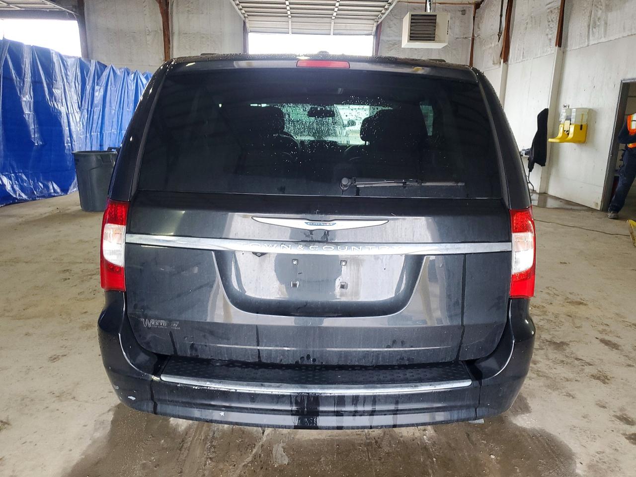 2015 CHRYSLER TOWN & COUNTRY TOURING photo 6