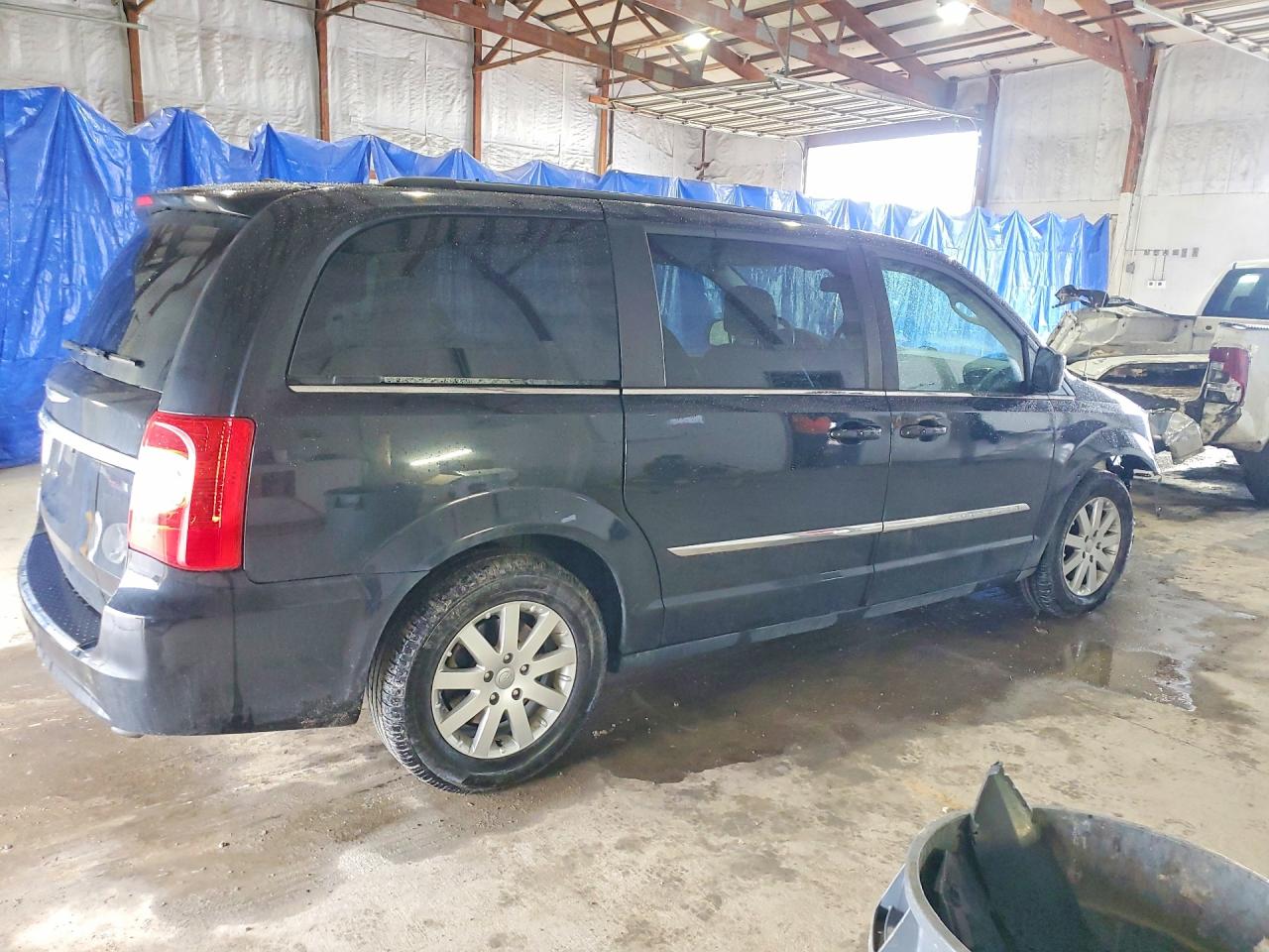 2015 CHRYSLER TOWN & COUNTRY TOURING photo 3