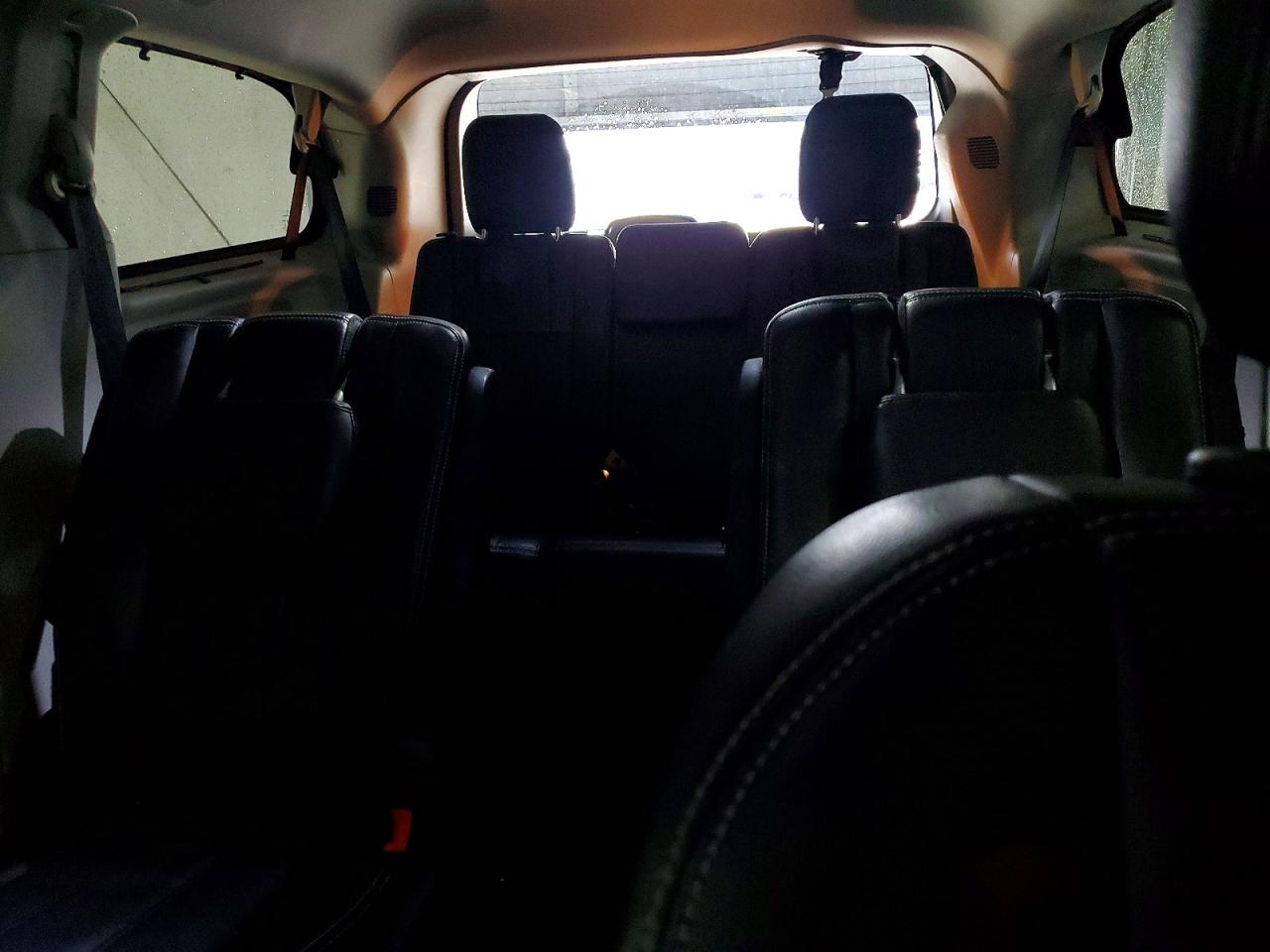 2015 CHRYSLER TOWN & COUNTRY TOURING photo 10