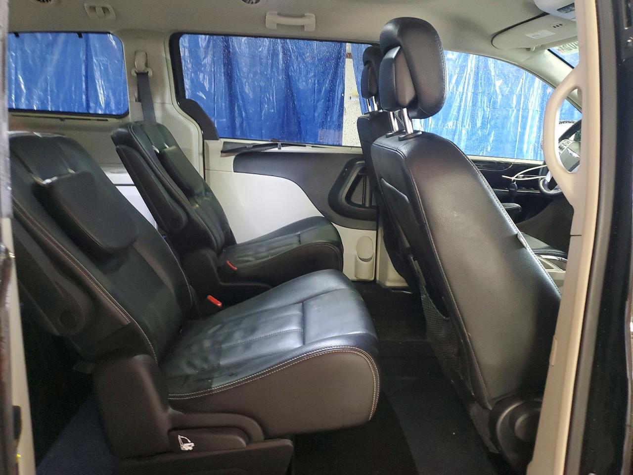 2015 CHRYSLER TOWN & COUNTRY TOURING photo 11