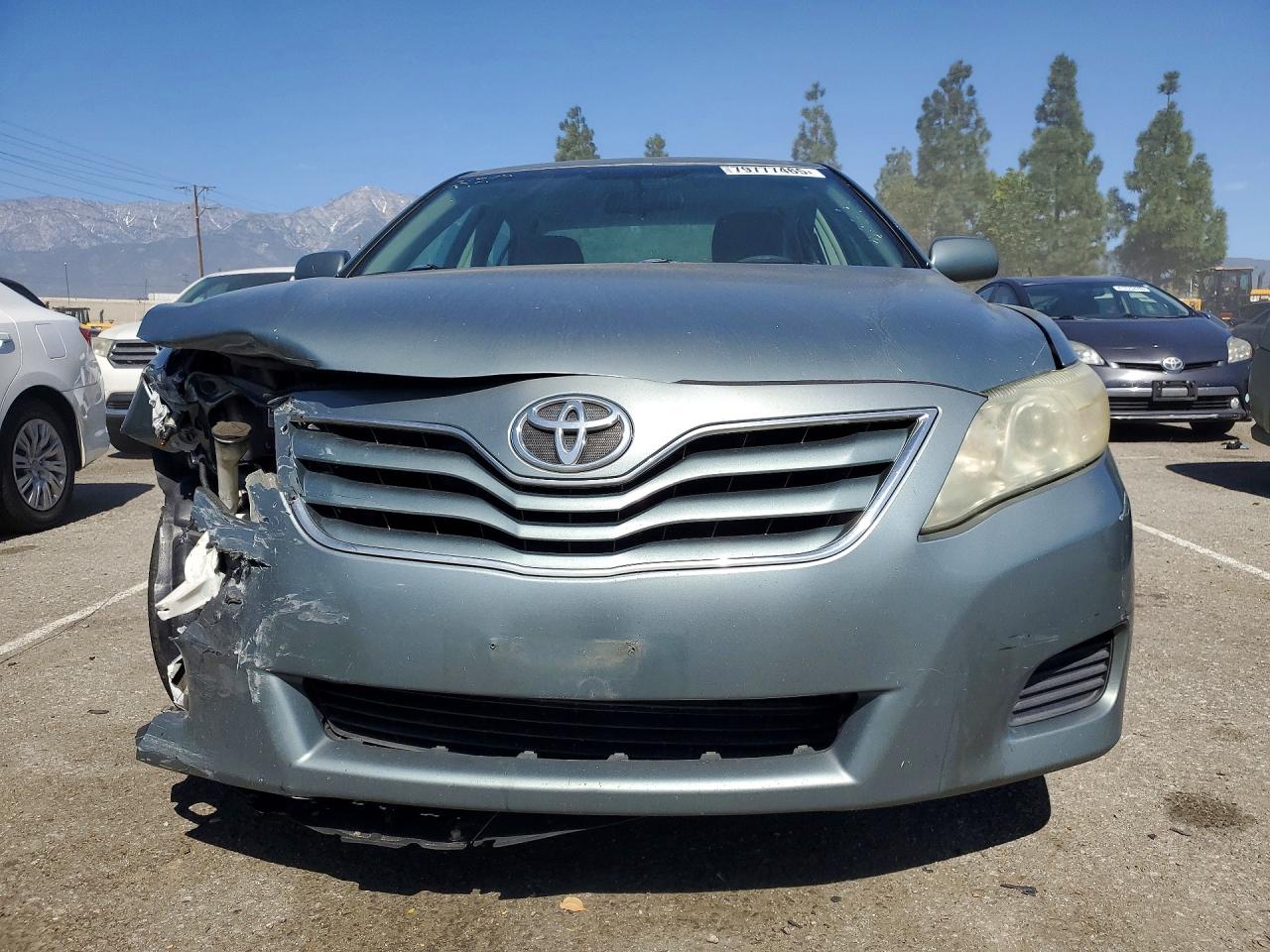 2011 TOYOTA CAMRY LE photo 5