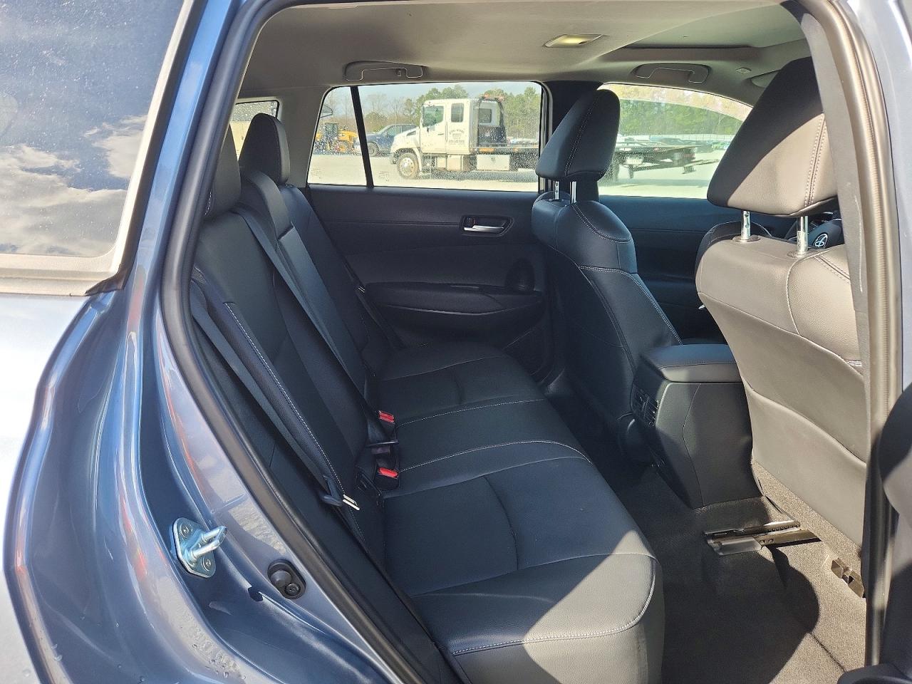 2024 TOYOTA COROLLA CROSS XLE photo 21