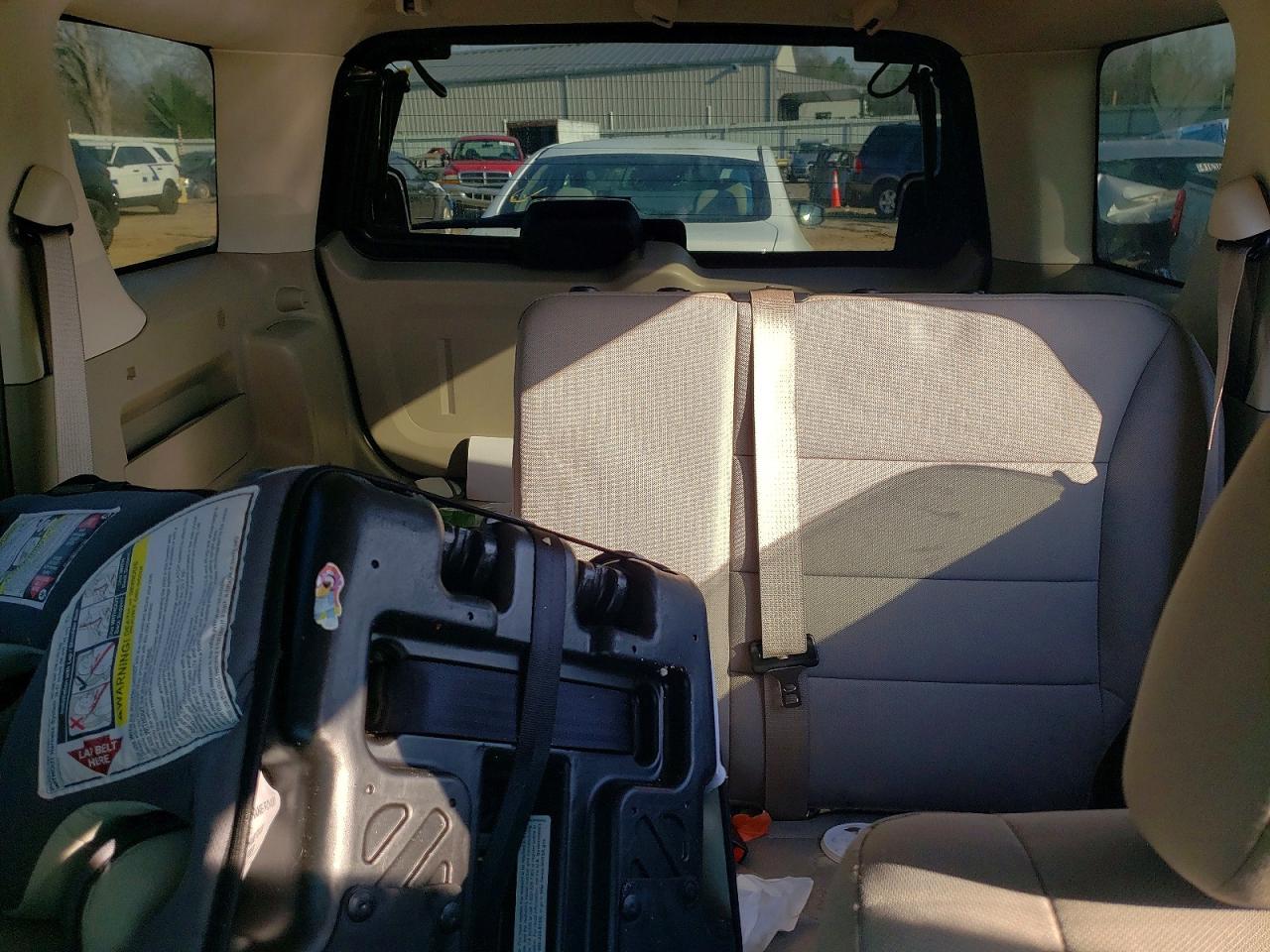 2010 FORD ESCAPE XLT photo 28