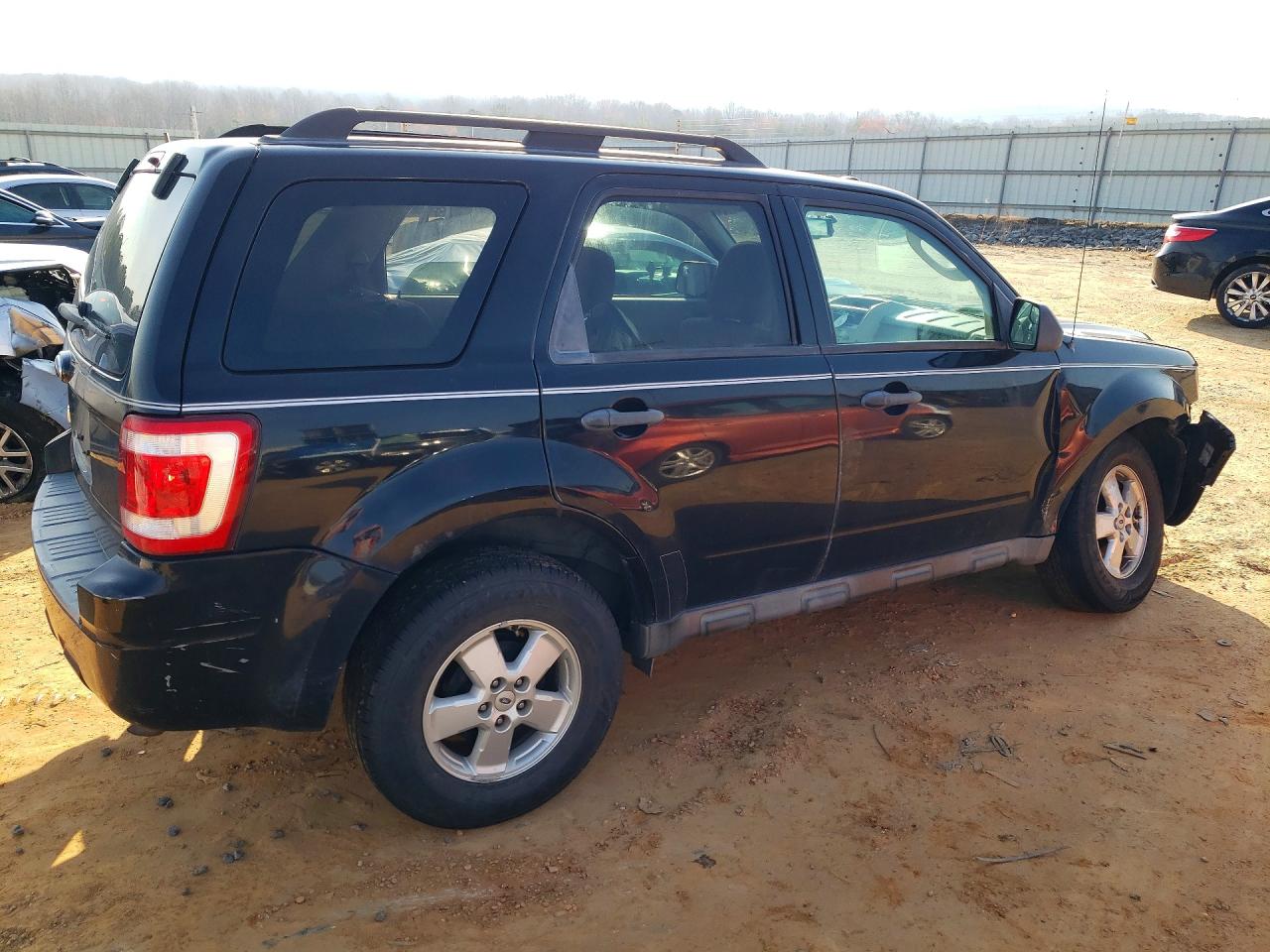 2010 FORD ESCAPE XLT photo 7