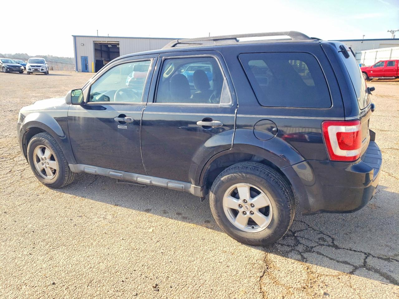 2010 FORD ESCAPE XLT photo 4