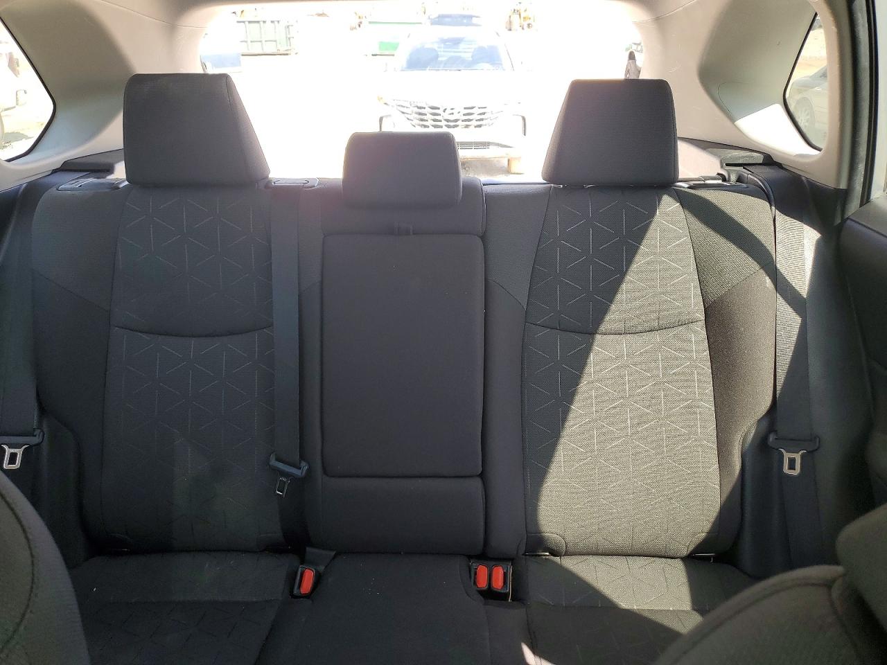 2021 TOYOTA RAV4 XLE photo 10