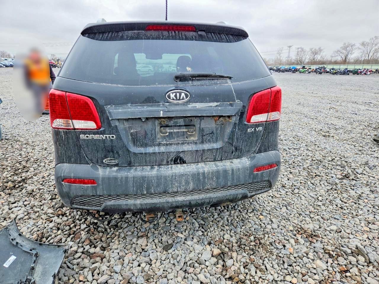 2011 KIA SORENTO photo 6