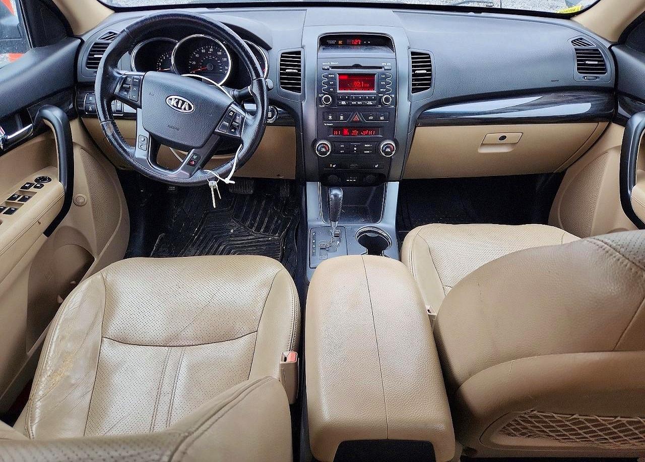 2011 KIA SORENTO photo 8