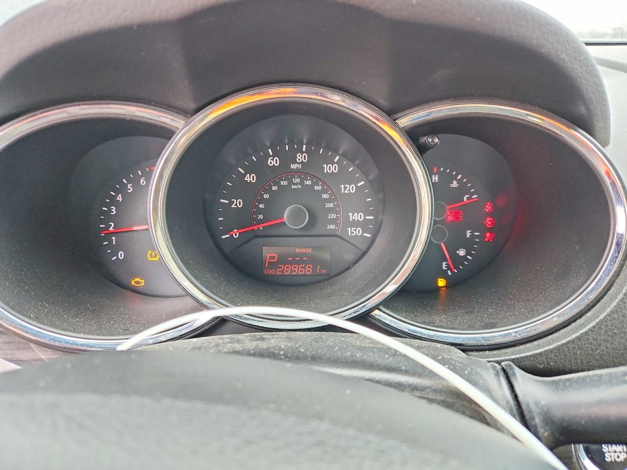 2011 KIA SORENTO photo 9