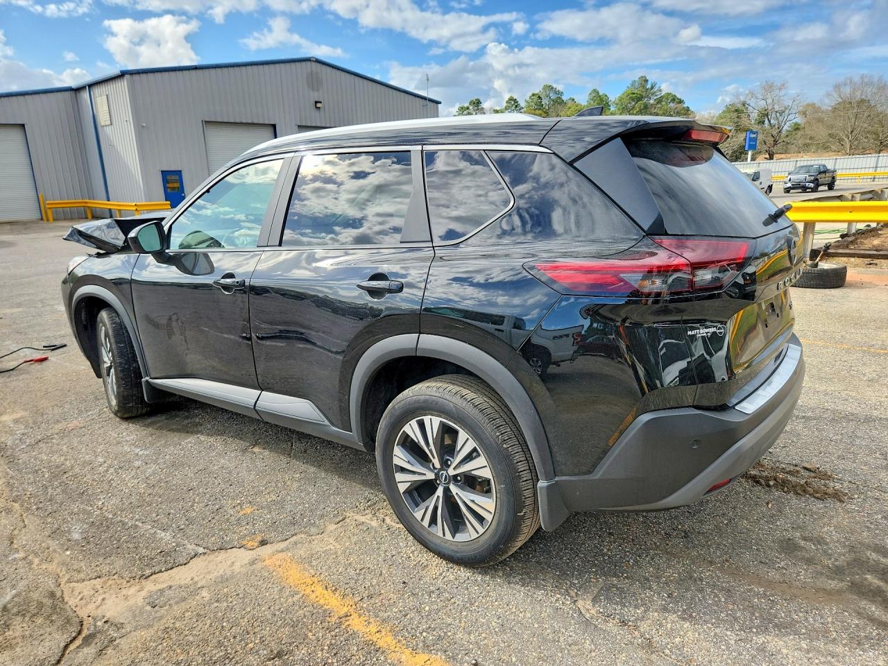 2023 NISSAN ROGUE SV photo 2