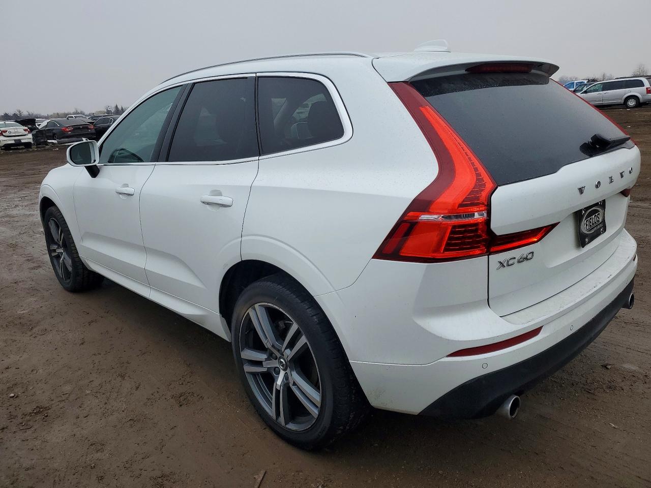 2020 VOLVO XC60 T5 MOMENTUM photo 3