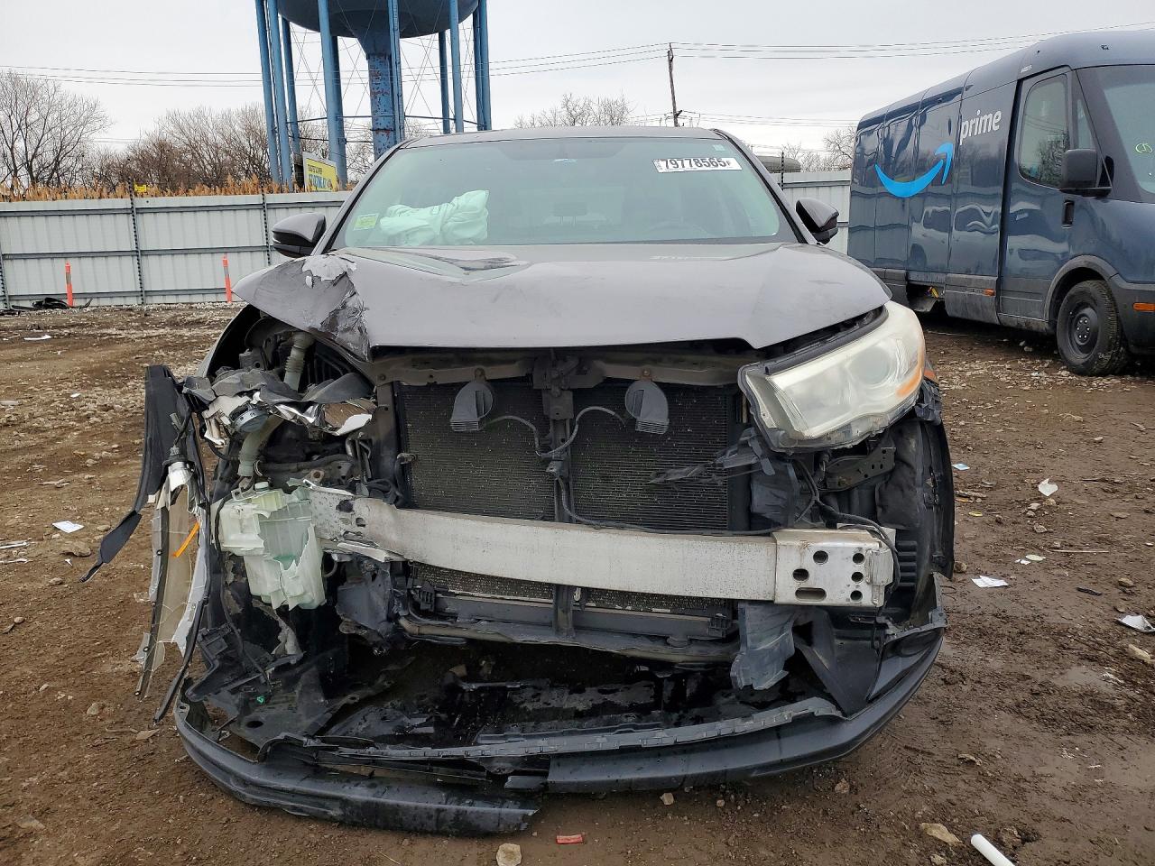 2014 TOYOTA HIGHLANDER LE photo 9