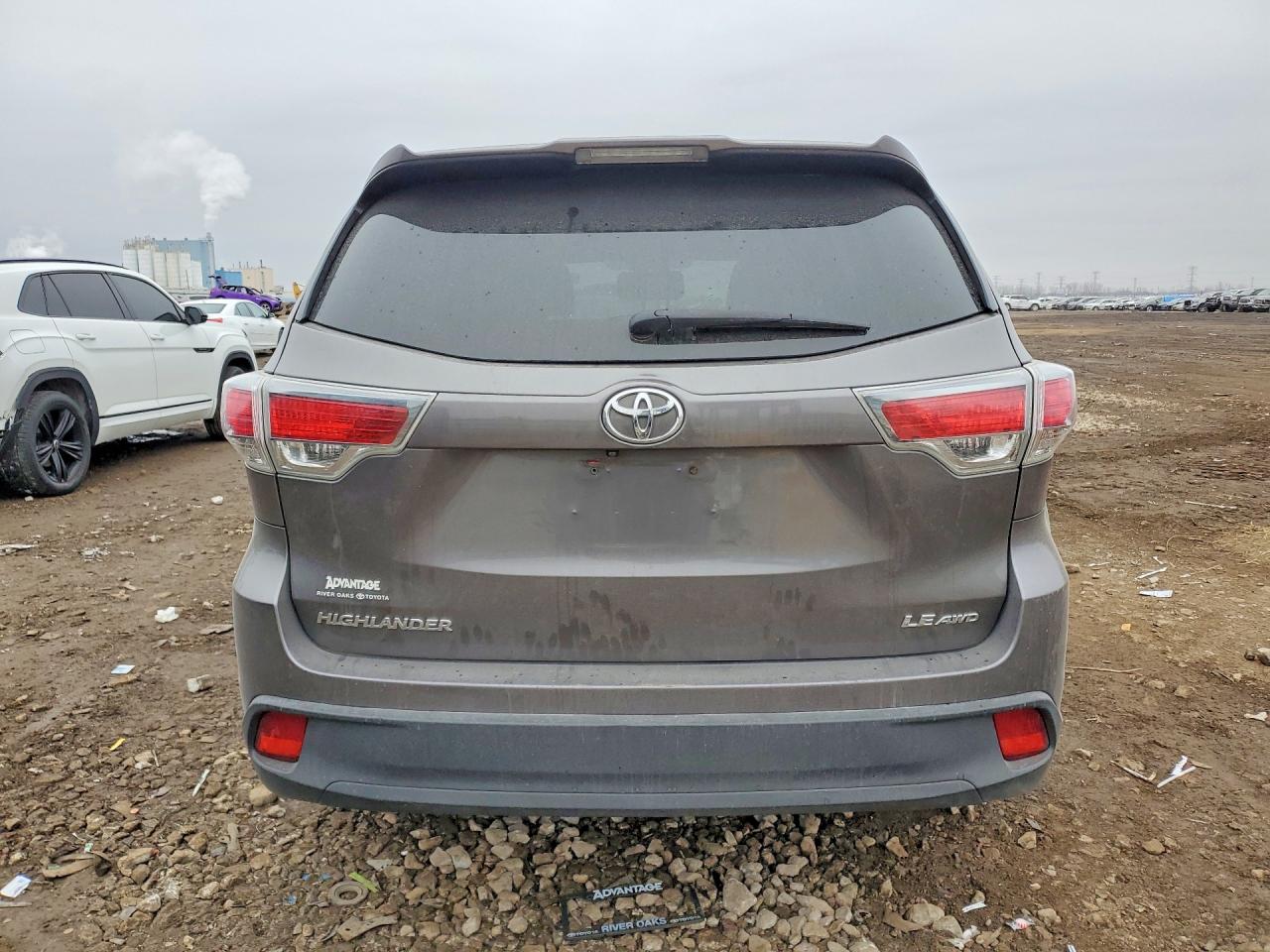 2014 TOYOTA HIGHLANDER LE photo 11