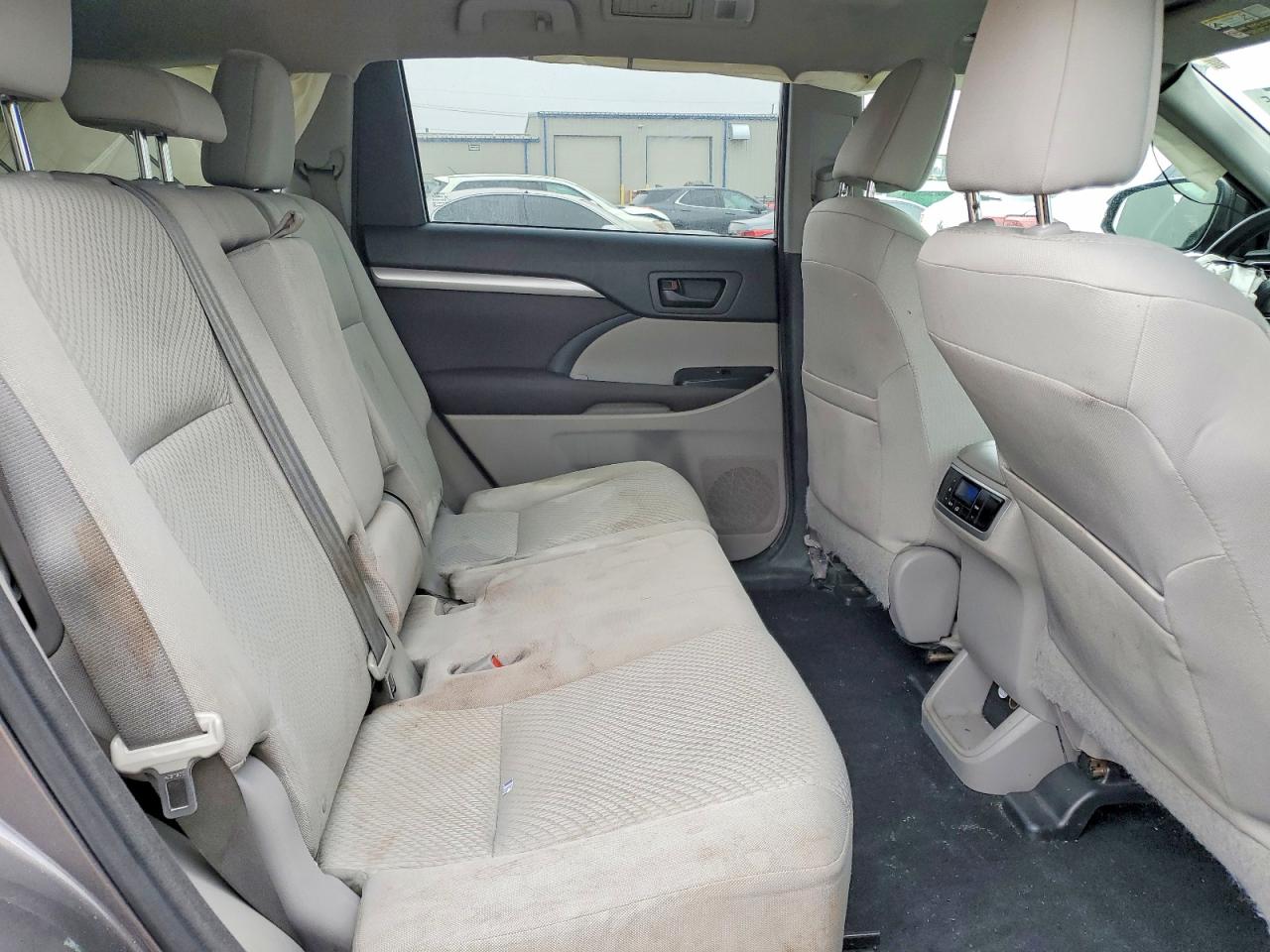 2014 TOYOTA HIGHLANDER LE photo 19