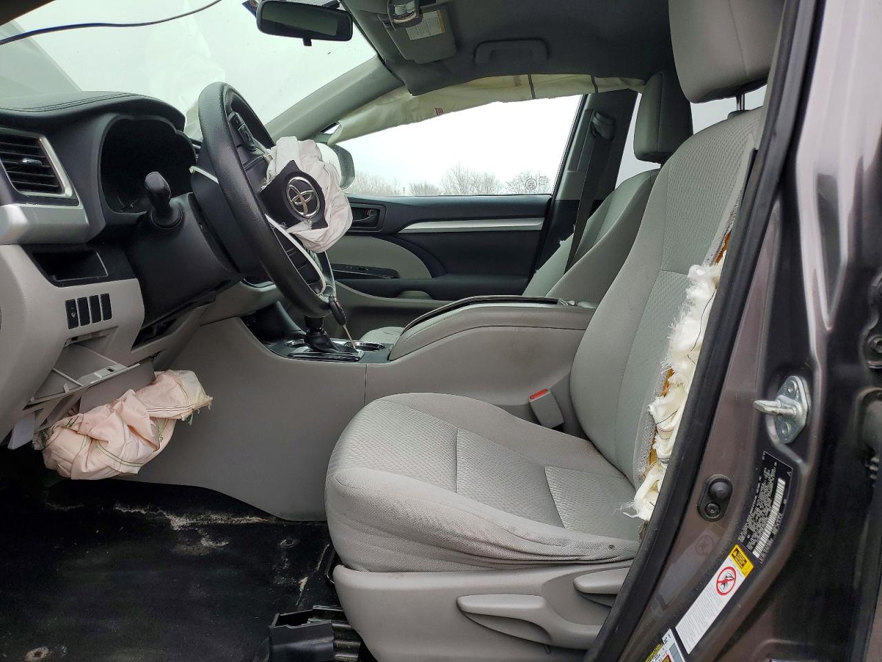 2014 TOYOTA HIGHLANDER LE photo 13