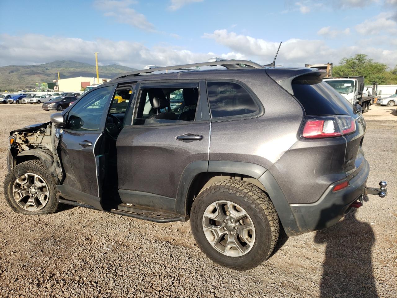 2019 JEEP CHEROKEE photo 2