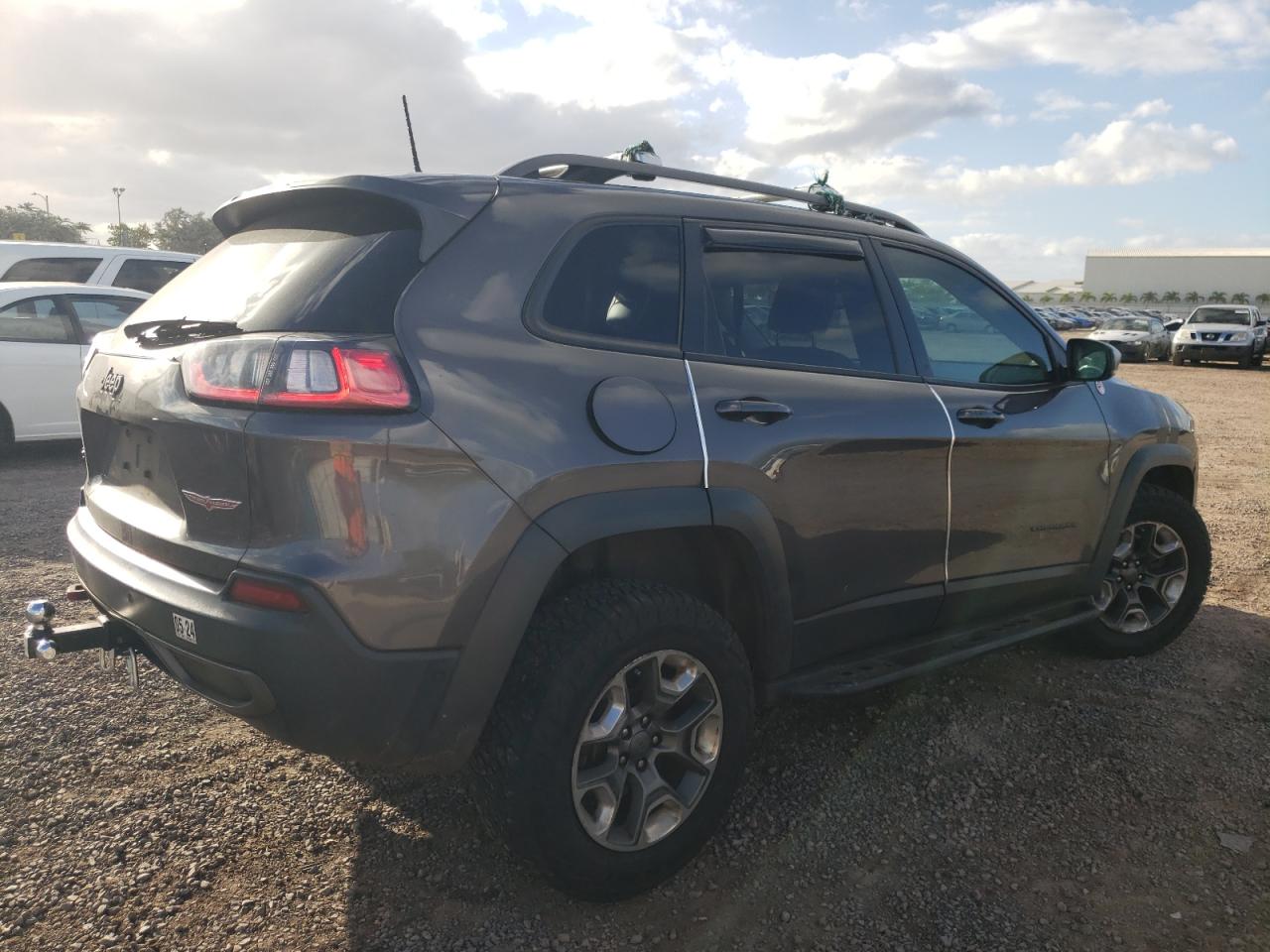 2019 JEEP CHEROKEE photo 3