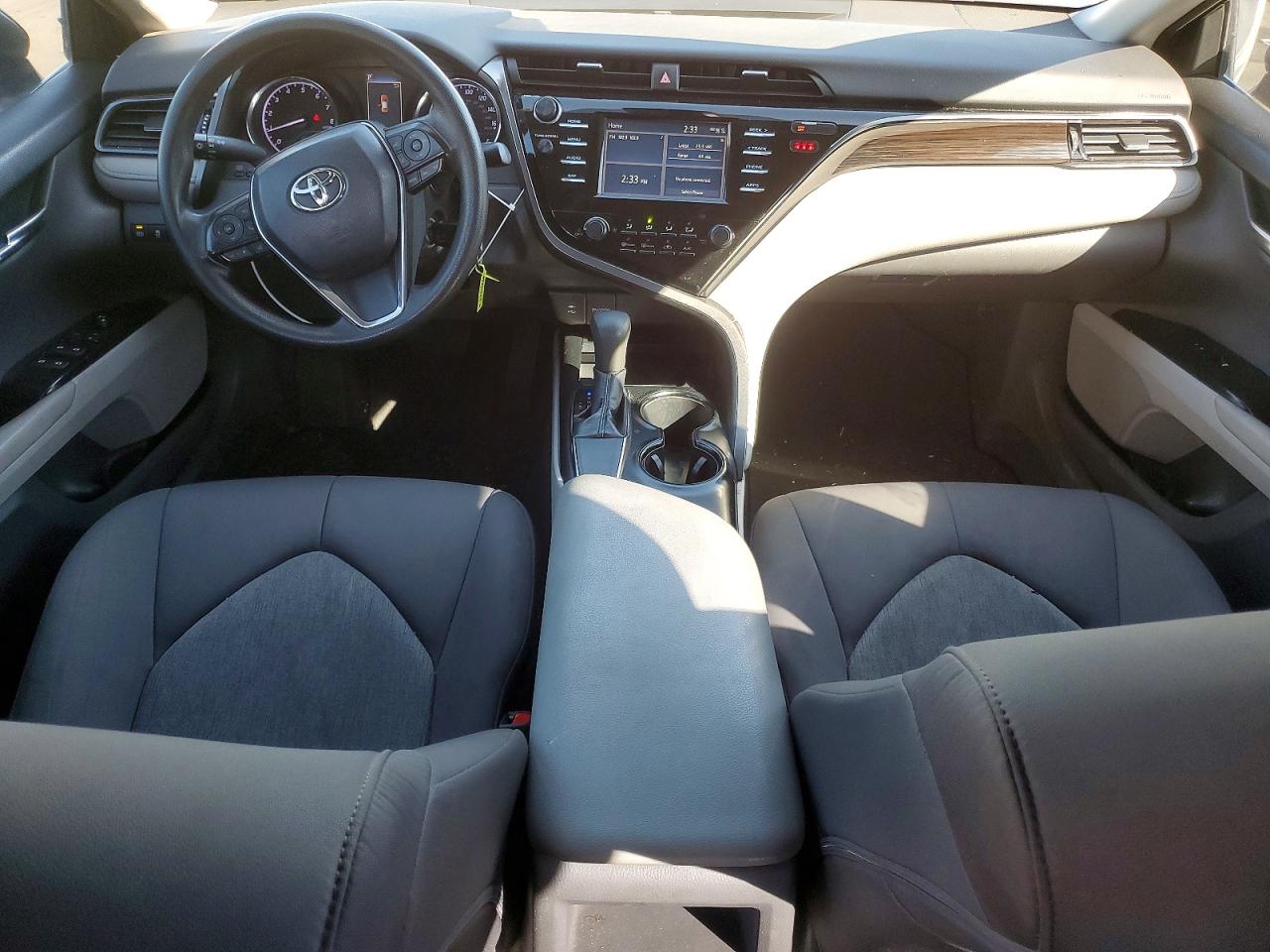 2019 TOYOTA CAMRY LE photo 15