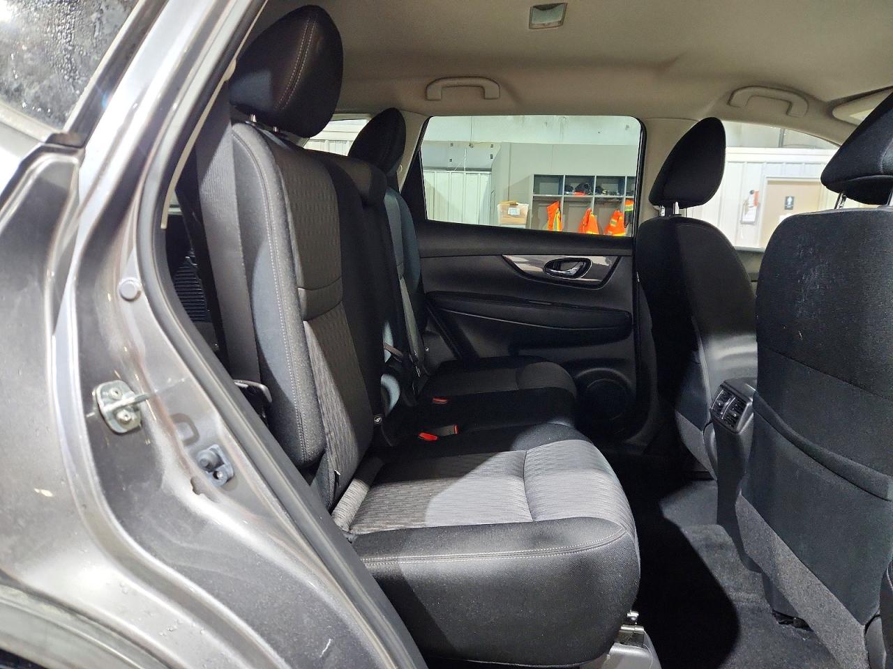 2019 NISSAN ROGUE SV photo 11