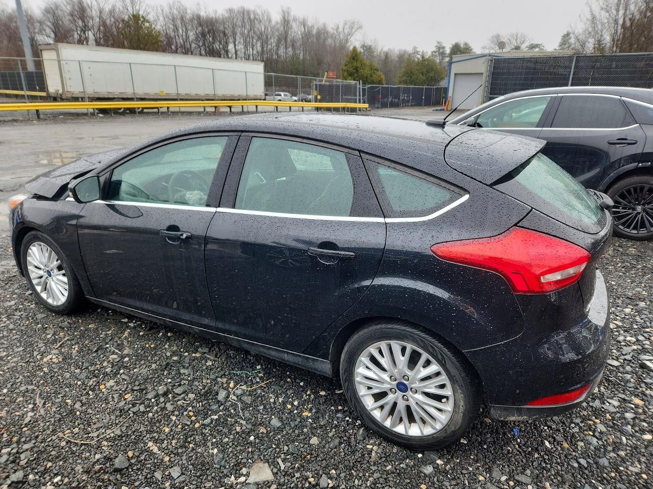 2018 FORD FOCUS TITANIUM photo 2