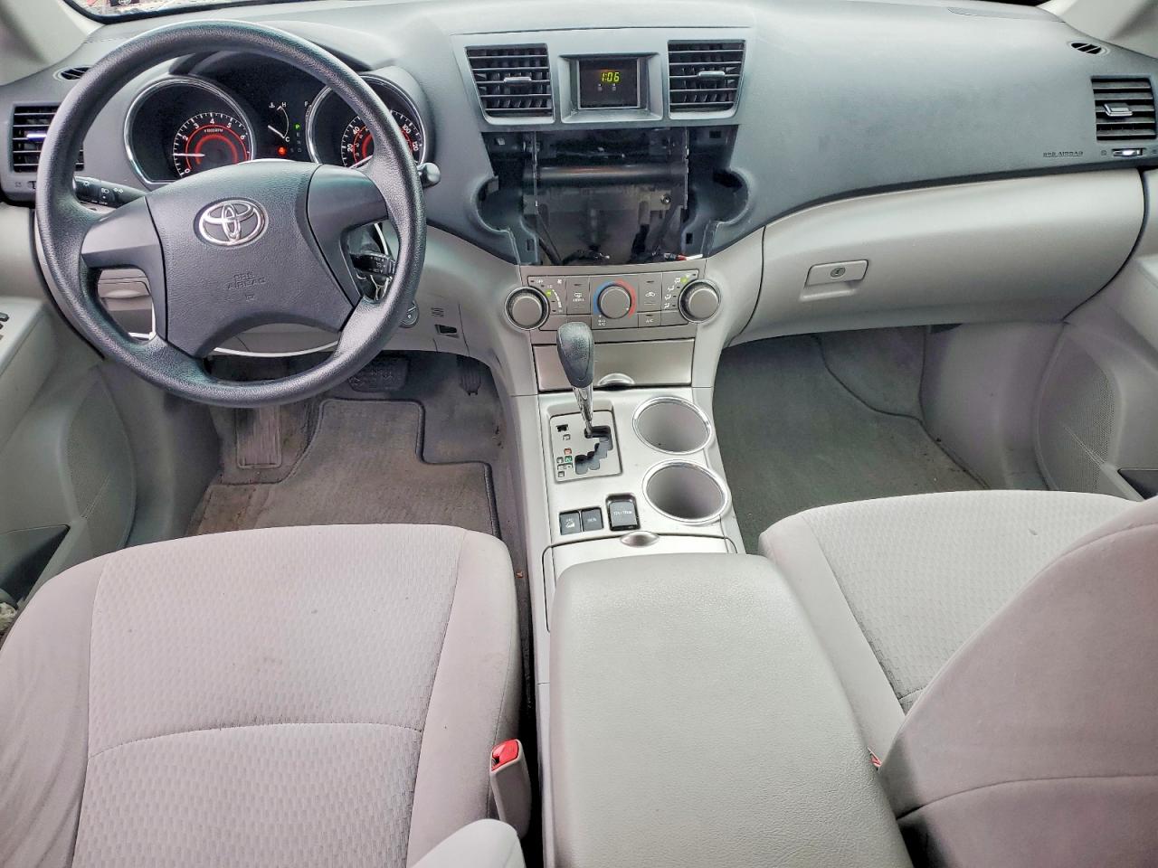 2008 TOYOTA HIGHLANDER BASE photo 8