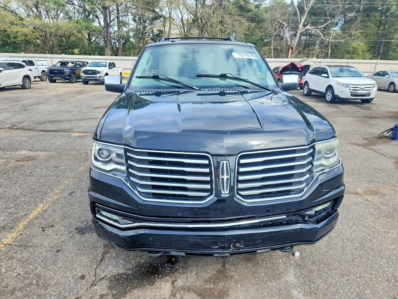 2015 LINCOLN NAVIGATOR photo 13