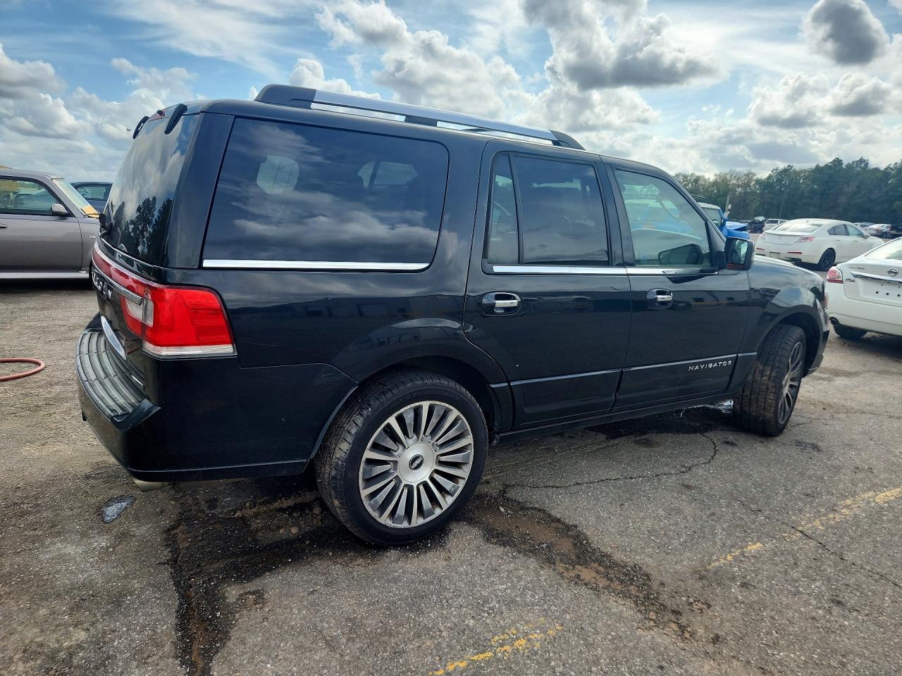 2015 LINCOLN NAVIGATOR photo 7
